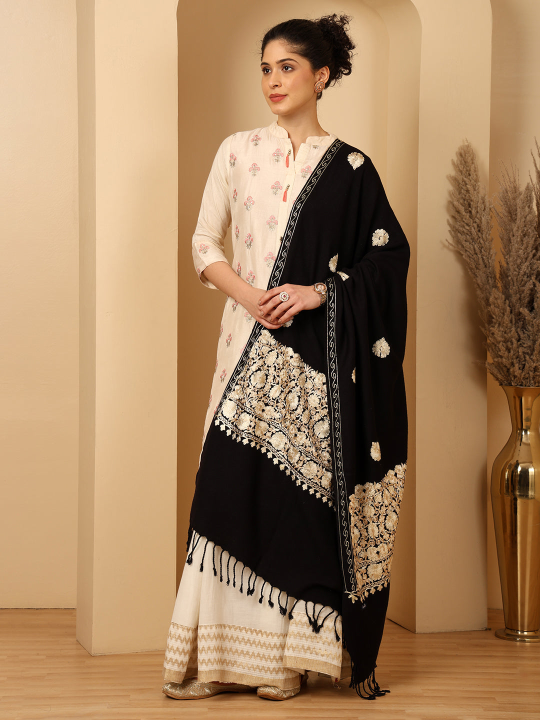 Tweedle Women’s Kashmiri Aari Embroidery Shawl / Stole - Black, Size - 40 x 80 inches