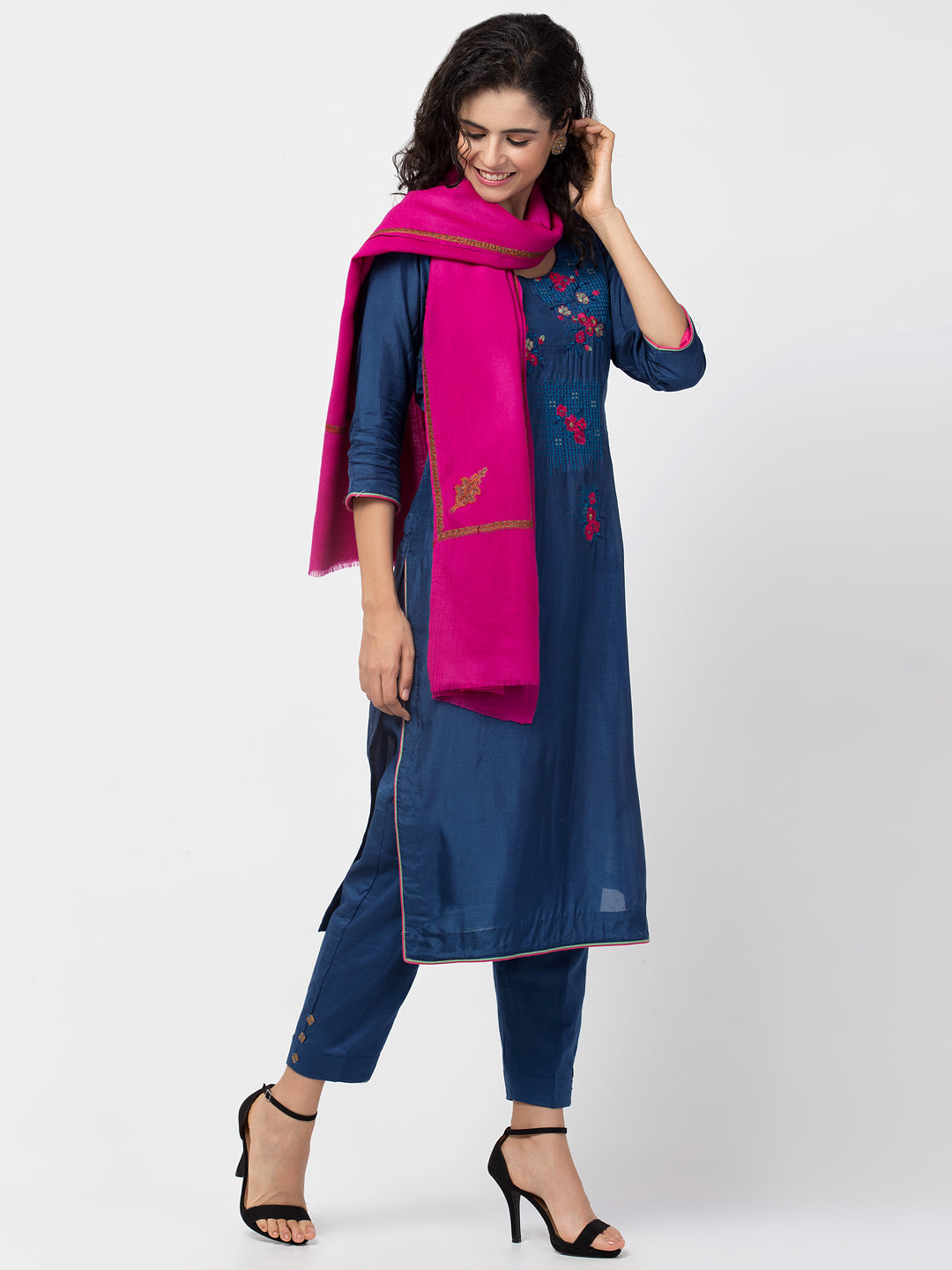 Fine Wool Plain Traditional Kingri Stole with Hand Embroidery Border - Rose