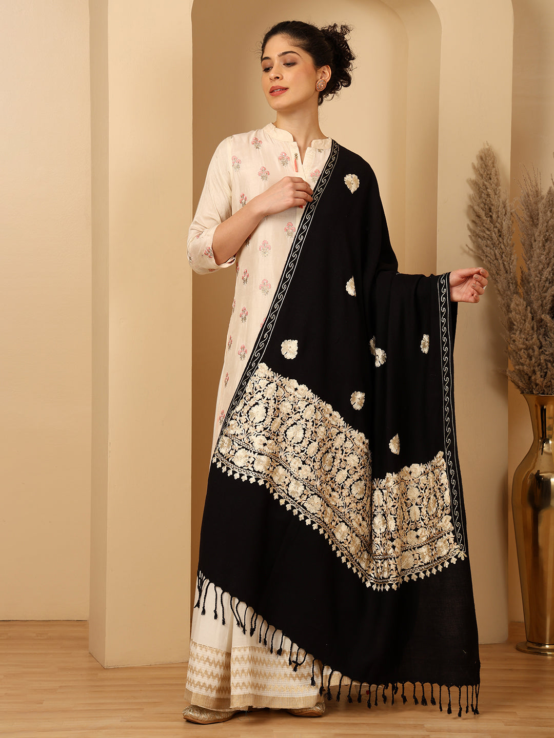 Tweedle Women’s Kashmiri Aari Embroidery Shawl / Stole - Black, Size - 40 x 80 inches