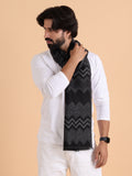 Men's muffler with fringed edges
