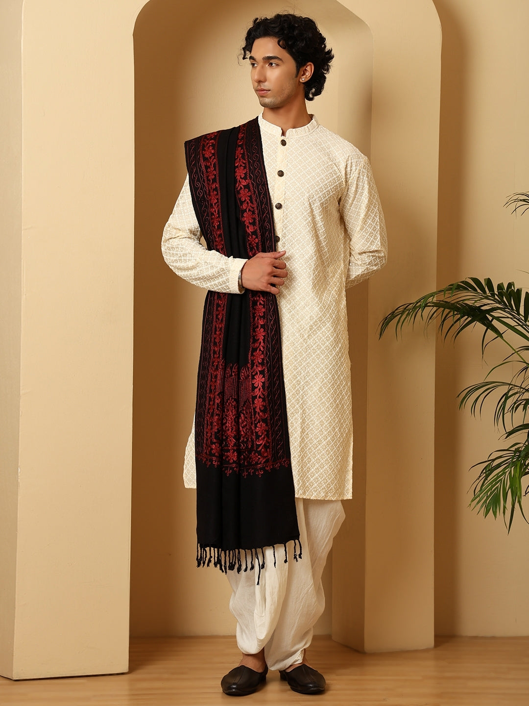 Tweedle Men’s Kashmiri Aari Embroidery Stole | Black