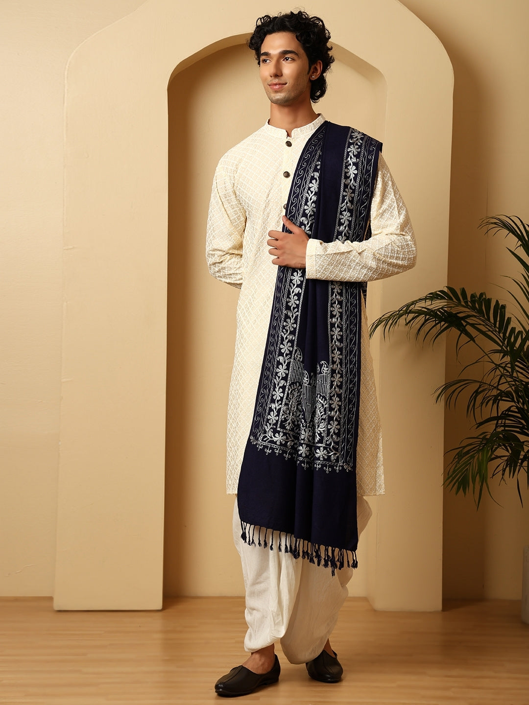 Tweedle Men’s Kashmiri Aari Embroidery Stole | Navy Blue