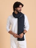 Men's muffler with fringed edges