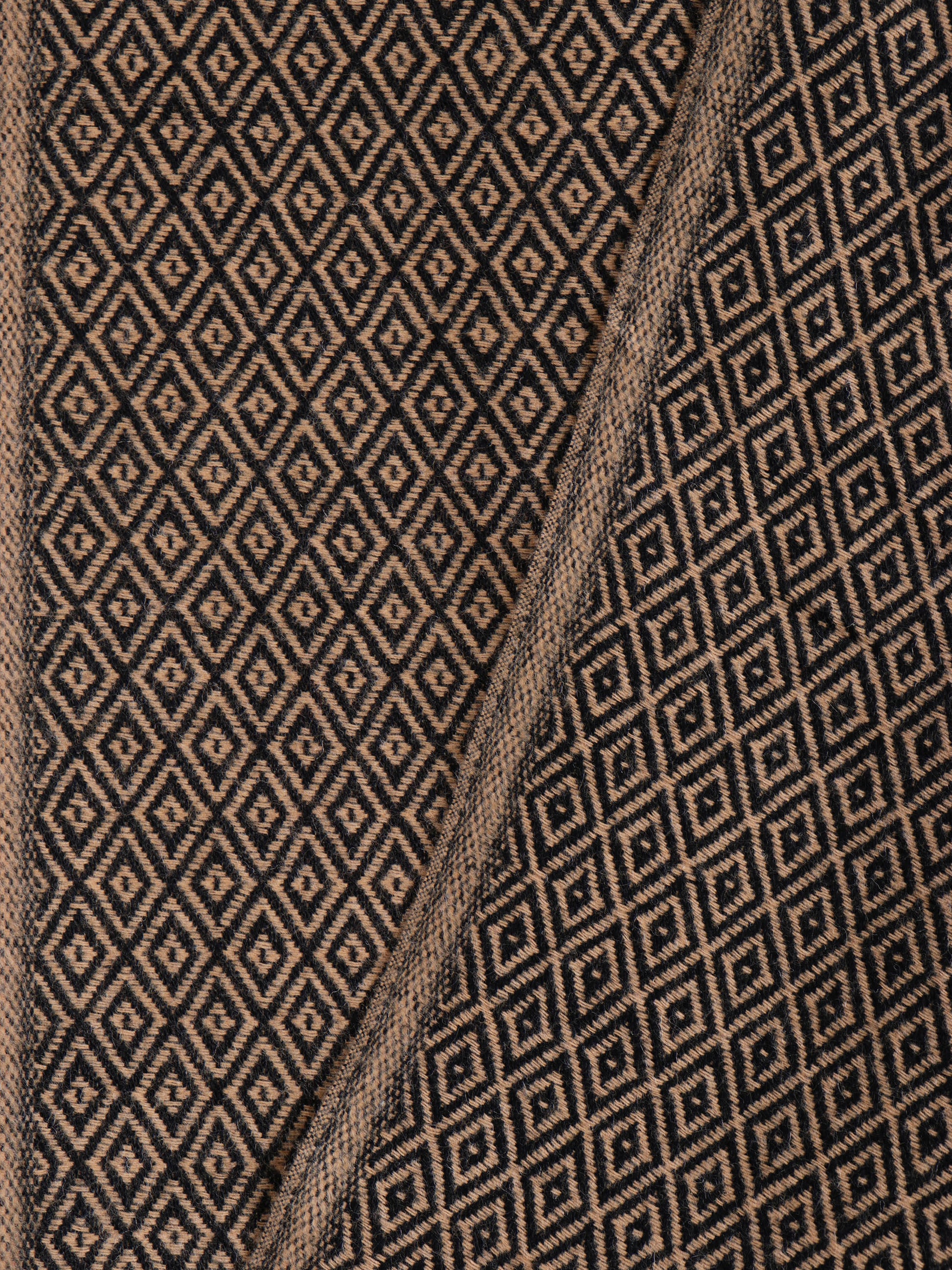 soft and warm woolen scarf for men