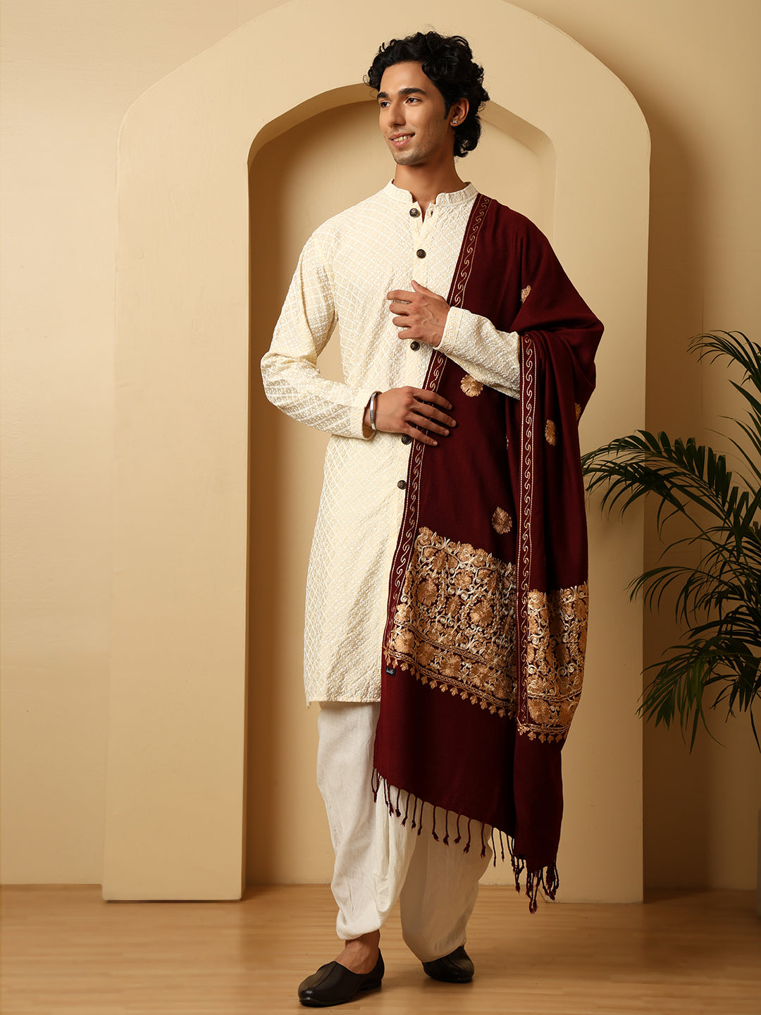 Tweedle Men’s Kashmiri Aari Embroidery Shawl / Stole - Wine, Size - 40 x 80 inches