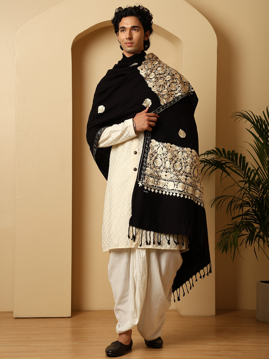 Tweedle Men’s Kashmiri Aari Embroidery Shawl / Stole - Black, Size - 40 x 80 inches