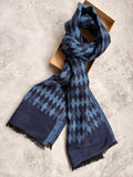 Men's muffler with fringed edges