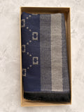 Men's muffler with fringed edges